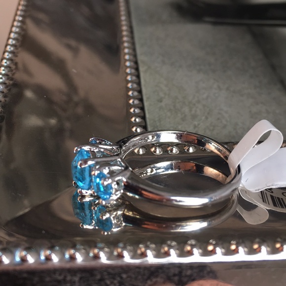 ❤️Gorgeous Trio Aquamarine Ring - Picture 3 of 4